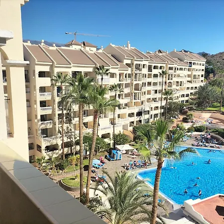 Pool View 2 Bed Duplex In Castle Harbour C207 아파트