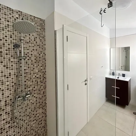 Pool View 2 Bed Duplex In Castle Harbour C207 아파트 *