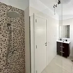 Pool View 2 Bed Duplex In Castle Harbour C207 Lejlighed *