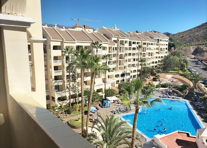 Pool View 2 Bed Duplex In Castle Harbour C207 Daire