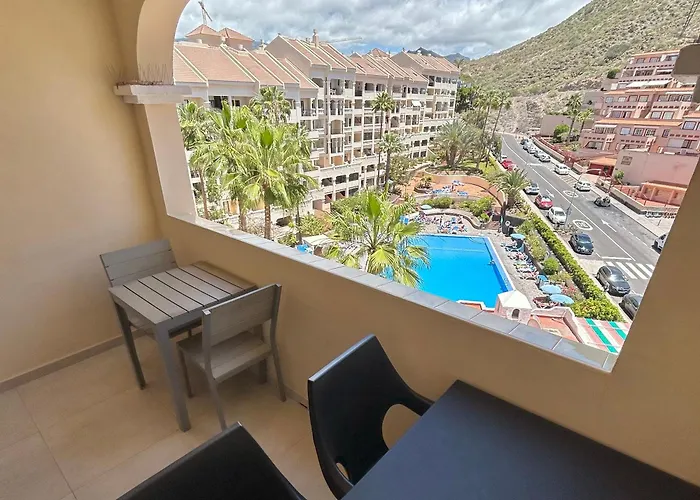 Апартаменты Pool View 2 Bed Duplex In Castle Harbour C207